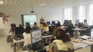 Impartiendo el taller sobre marca personal y knowmads en Lanzadera de empleo y emprendimiento Torrent