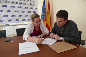 firma convenio apis cuatro noventa lopd (1)